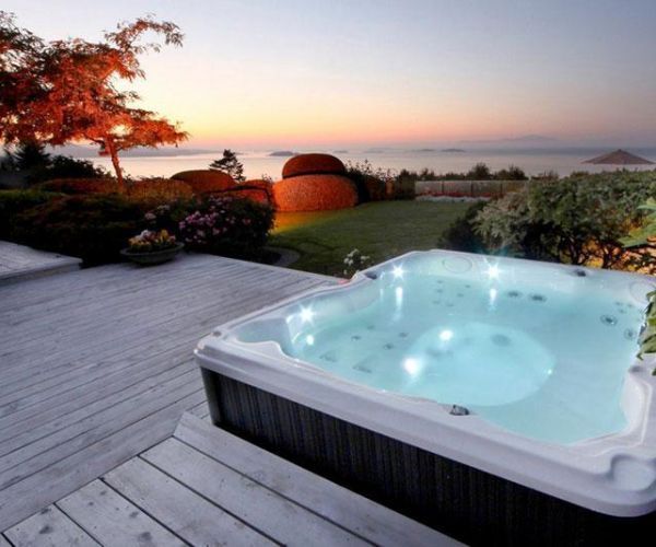 Jacuzzi® Hot Tubs in Langford, BC